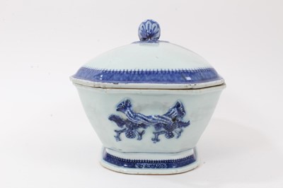 Lot 155 - Chinese blue and white export porcelain tureen, circa 1800, with Fitzhugh pattern roundels and moulded fruit-form handles, measuring 32cm across