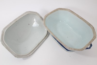 Lot 155 - Chinese blue and white export porcelain tureen, circa 1800, with Fitzhugh pattern roundels and moulded fruit-form handles, measuring 32cm across