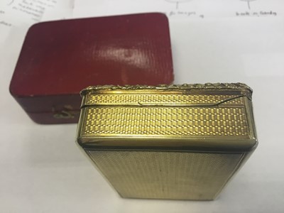 Lot 1 - Fine Georgian silver gilt presentation table snuff box of retangular form with romantic cartouche to lid decorated with huntsman and female admirer with hound and putti, engine turned ground with f...