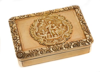 Lot 1 - Fine Georgian silver gilt presentation table snuff box of retangular form with romantic cartouche to lid decorated with huntsman and female admirer with hound and putti, engine turned ground with f...