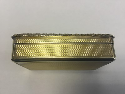 Lot 1 - Fine Georgian silver gilt presentation table snuff box of retangular form with romantic cartouche to lid decorated with huntsman and female admirer with hound and putti, engine turned ground with f...