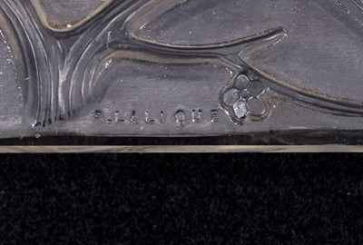 Lot 113 - Fine Rene Lalique Budgerigar glass clock