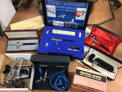Lot 434 - Air Bursh equipment including Aerograph spray guns