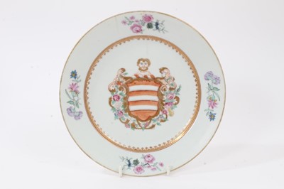 Lot 220 - Chinese-style armorial porcelain plate