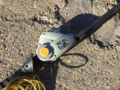 Lot 6 - By Direction of Executors: Titan TTB427GTM electric long reach pole Hedge Trimmer