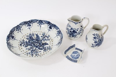 Lot 108 - 18th century blue and white Worcester porcelain