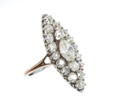 Lot 404 - Impressive Victorian diamond cluster ring