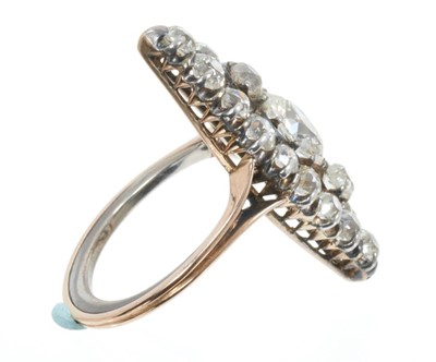 Lot 404 - Impressive Victorian diamond cluster ring