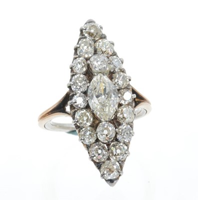 Lot 404 - Impressive Victorian diamond cluster ring
