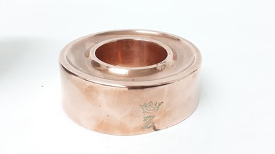 Lot 1197 - Four Mark Smith studio pottery salt glazed items including three vessels and a small bowl, together with a Denby three handled bowl and a copper jelly mould (6)