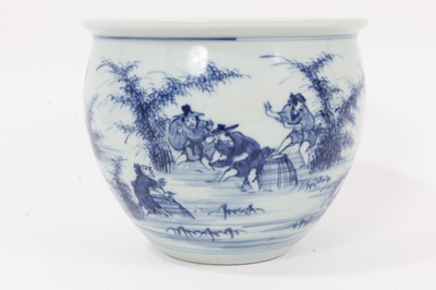 Lot 193 - Chinese blue and white jardinière