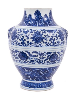 Lot 185 - Chinese blue and white lotus vase