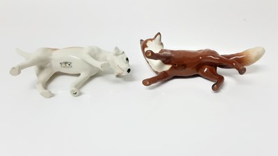Lot 71 - Beswick Huntsman (style two) model no. 1501, designed by Arthur Gredington, 21cm, together with three hounds and a fox (5)