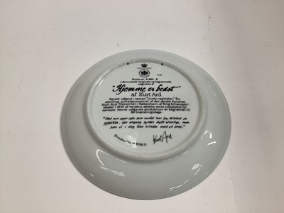 Lot 1342 - Collection of Doulton figures and others and collectors plates (14)