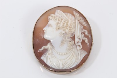 Lot 122 - Finely carved shell cameo depicting Greek Goddess Hera within brooch mount