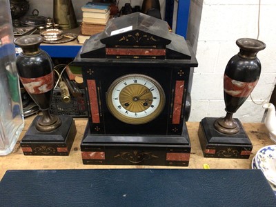 Lot 28 - Good quality marble clock garniture