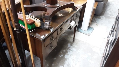 Lot 1118 - Mahogany kneehole desk