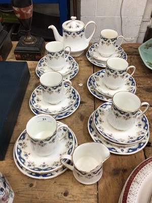 Lot 31 - Paragon Coniston pattern teaset, 22 pieces
