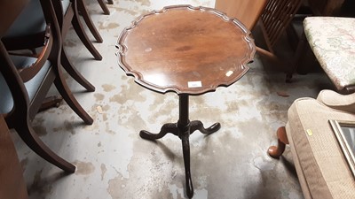 Lot 985 - Pie crust mahogany wine table