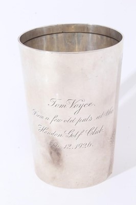 Lot 352 - Silver tankard with inscription (Birmingham 1922)
