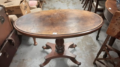 Lot 981 - Victorian walnut and mahogany oval loo table