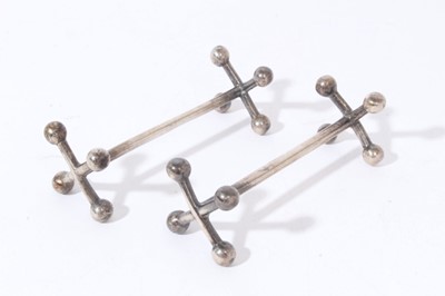 Lot 258 - Pair of William IV silver knife rests