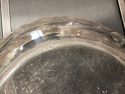 Lot 1240 - Lalique Mesanges glass bowl with bird decoration to rim