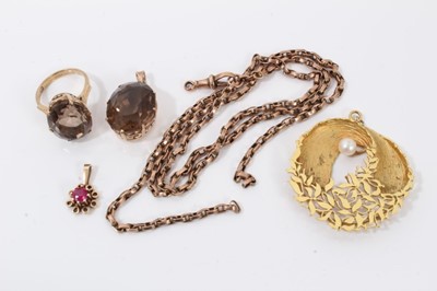Lot 250 - Small group of 9ct gold and yellow metal jewellery