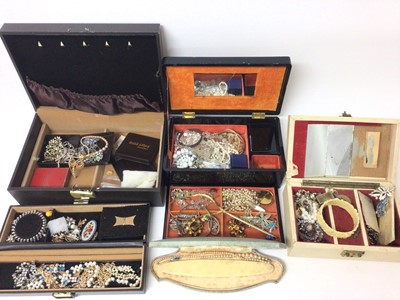 Lot 181 - Group vintage jewellery and bijouterie within various jewellery boxes