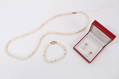 Lot 228 - Fresh water pearl necklace with 9ct gold clasp, similar style bracelet and pair 9ct gold mounted pearl clip on earrings