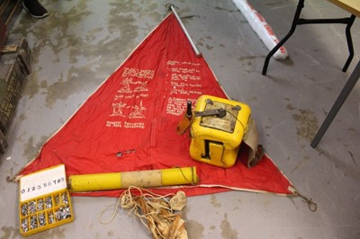 Lot 813 - Post Second World War aircraft crash rescue dingy / boat