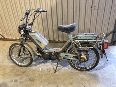 Lot 2074 - 1988 Jawa 49cc scooter / moped, finished in blue, reg. no. E532 HVX, 559 indicated miles 
N.B. keys present, no V5 or documents.
