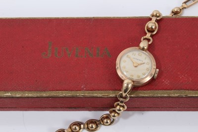 Lot 301 - Vintage ladies Juvenia 9ct gold cased wristwatch on 9ct gold bracelet, boxed