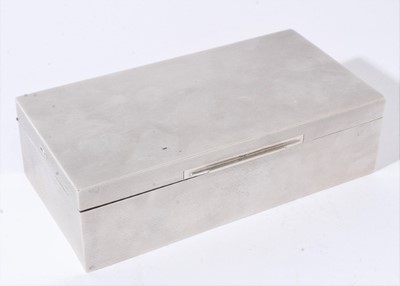 Lot 203 - Contemporary silver cigarette box of rectangular form with engine turned decoration