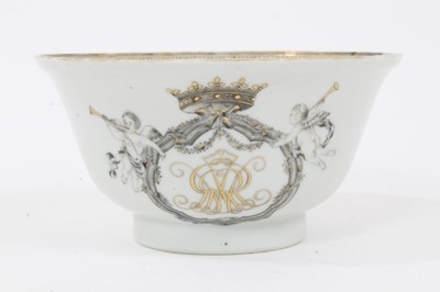 Lot 48 - 18th century Chinese export en grisaille bowl