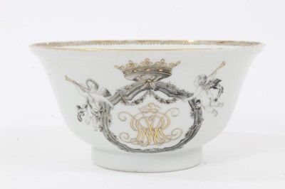 Lot 48 - 18th century Chinese export en grisaille bowl