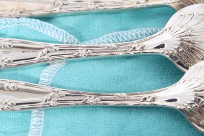 Lot 246 - Selection 20th century Tiffany silver Wave Edge pattern cutlery