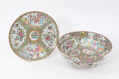 Lot 158 - A Chinese Canton bowl, and a similar plate