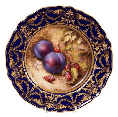 Lot 167 - A Royal Worcester cabinet plate