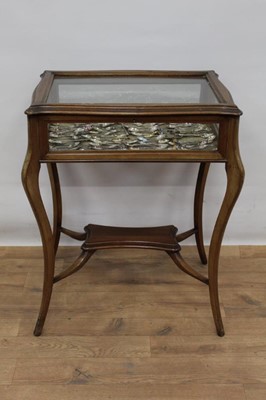 Lot 1504 - Early 20th century mahogany bijouterie table, with large collection of teaspoons