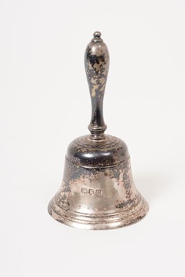 Lot 385 - Early George V silver table bell in the form of a hand bell (London 1910)