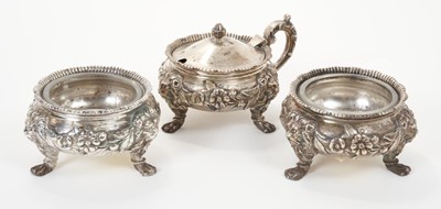 Lot 310 - George V three piece cruet set comprising mustard and pair of salts, Birmingham 1910 / 1913