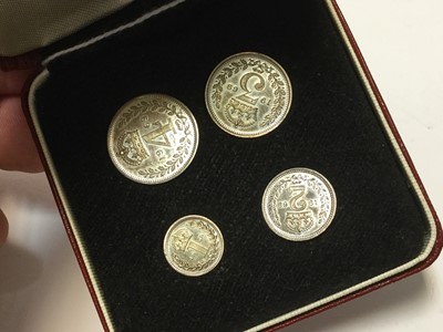 Lot 401 - G.B. - Silver four coin maundy set Elizabeth II 1969 AU (N.B. Cased)