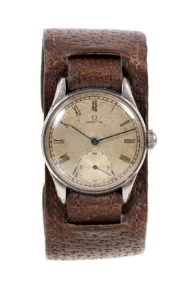 Lot 657 - 1940s Omega wristwatch
