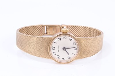 Lot 661 - Lady's 9ct gold Zenith wristwatch on 9ct gold Milanese bracelet