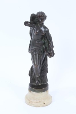 Lot 760 - Continental Grand Tour bronze figure of Venus on alabaster base