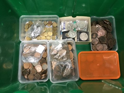 Lot 529 - World - Mixed coinage to include cupro-nickel and bronze coinage (Qty)