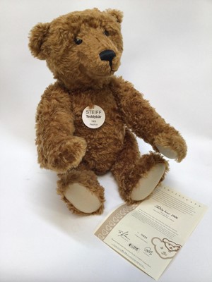 Lot 1804 - Steiff 2005 Teddy Bear Red Brown 1906 replica, 404405, 70cm.  Limited editon 654/1906.  Boxed with certificate.