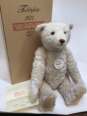 Lot 1805 - Steiff 2004 1921 Replica White 70cm, 407291. Ear button and chest tag.