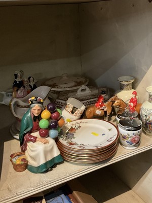 Lot 246 - Collection of ceramics